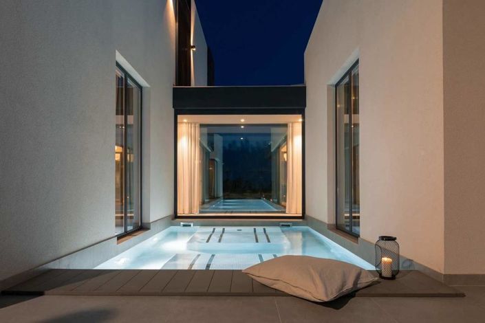 Image No.9-4 Bed Property for sale