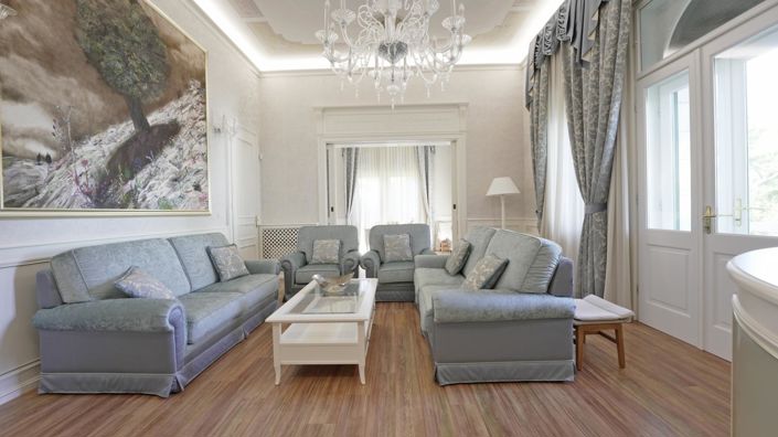 Image No.19-14 Bed Property for sale