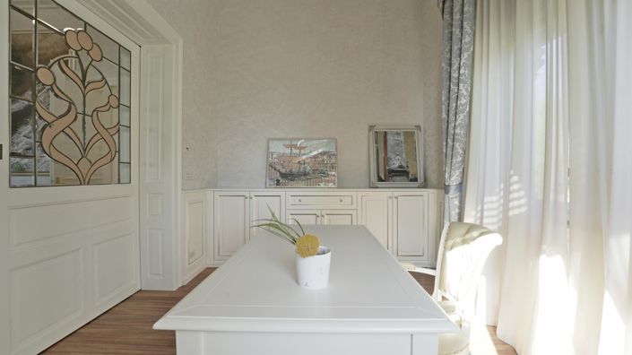 Image No.22-14 Bed Property for sale