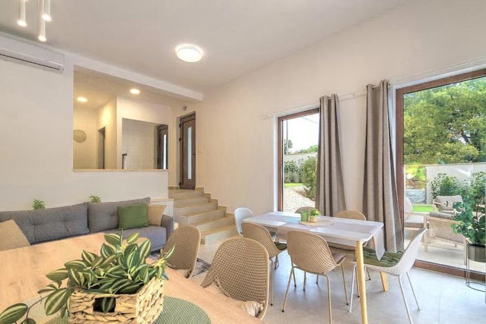 Image No.14-3 Bed Property for sale