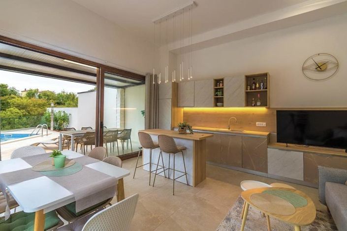 Image No.16-3 Bed Property for sale