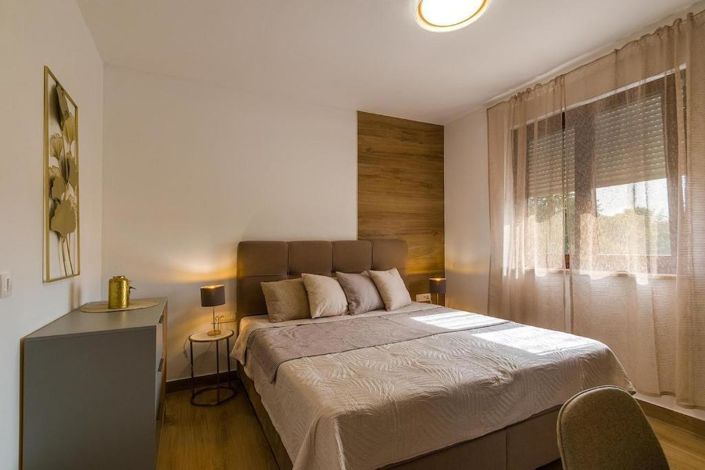 Image No.18-3 Bed Property for sale