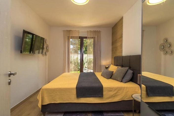 Image No.22-3 Bed Property for sale