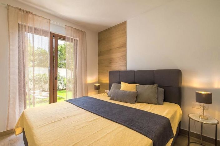 Image No.23-3 Bed Property for sale