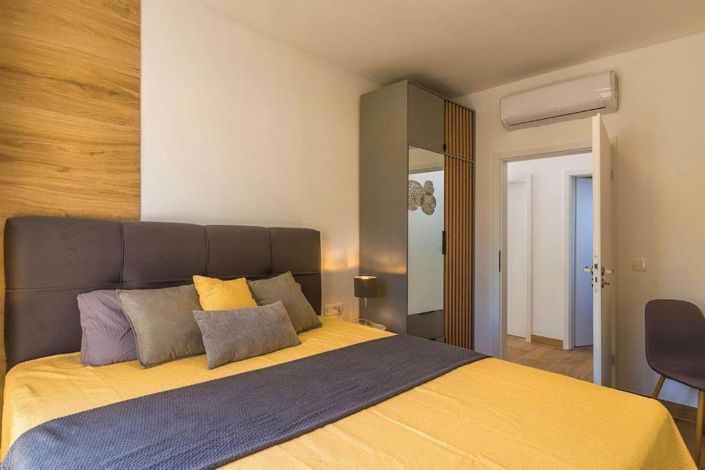 Image No.24-3 Bed Property for sale