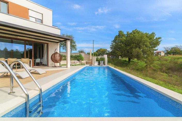 Image No.3-3 Bed Property for sale