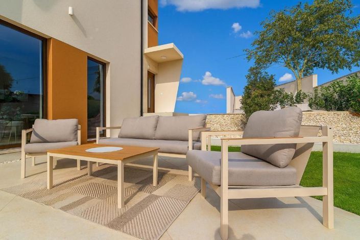 Image No.4-3 Bed Property for sale