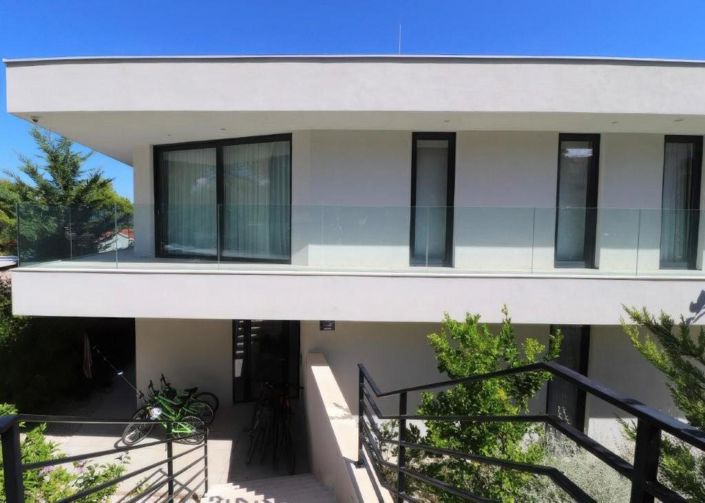 Image No.15-4 Bed Property for sale