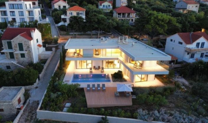 Image No.18-4 Bed Property for sale