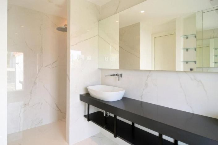 Image No.21-4 Bed Property for sale