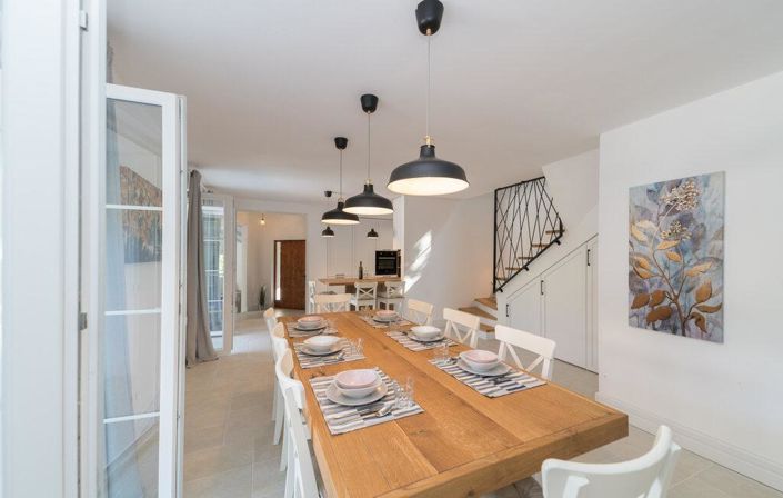 Image No.10-4 Bed Property for sale