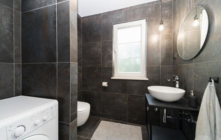 Image No.16-4 Bed Property for sale