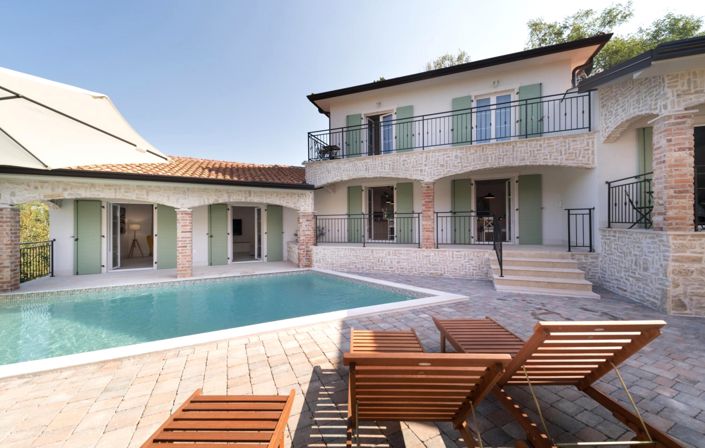 Image No.2-4 Bed Property for sale