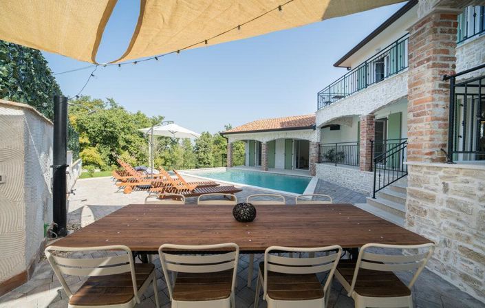 Image No.20-4 Bed Property for sale