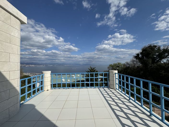 Image No.2-5 Bed Property for sale