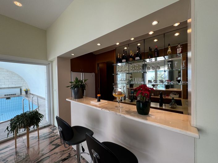 Image No.7-5 Bed Property for sale