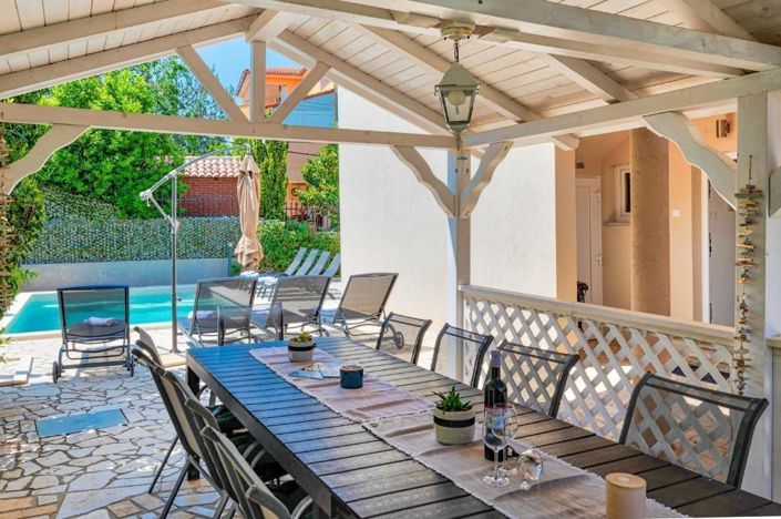 Image No.2-6 Bed Property for sale