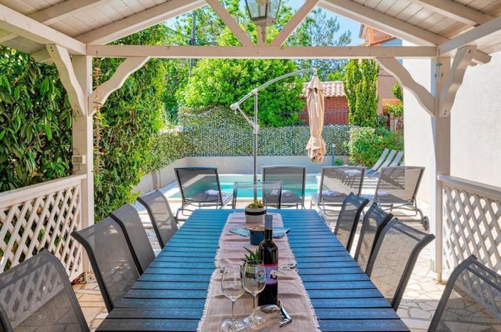 Image No.3-6 Bed Property for sale