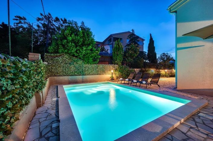 Image No.7-6 Bed Property for sale