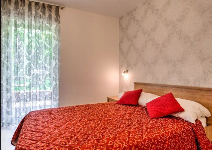 Image No.16-5 Bed Property for sale