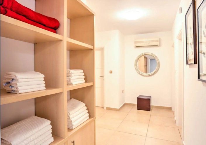 Image No.17-5 Bed Property for sale