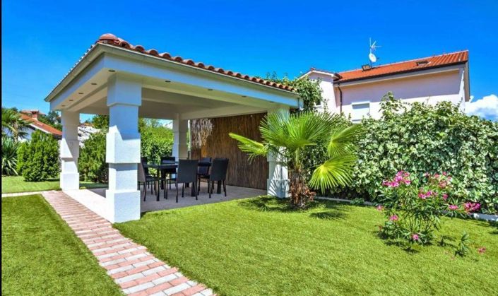 Image No.7-5 Bed Property for sale