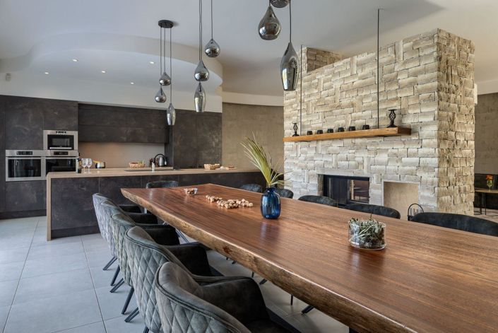 Image No.14-5 Bed Property for sale