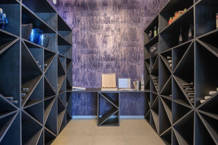 Image No.21-5 Bed Property for sale