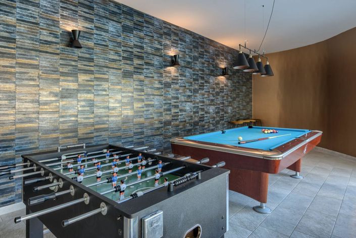 Image No.24-5 Bed Property for sale