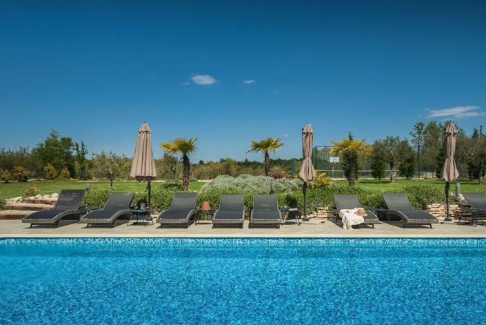 Image No.3-5 Bed Property for sale