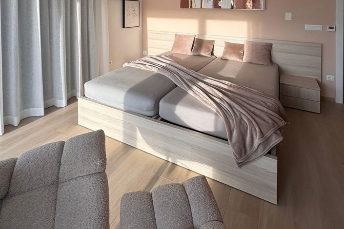 Image No.14-4 Bed Property for sale