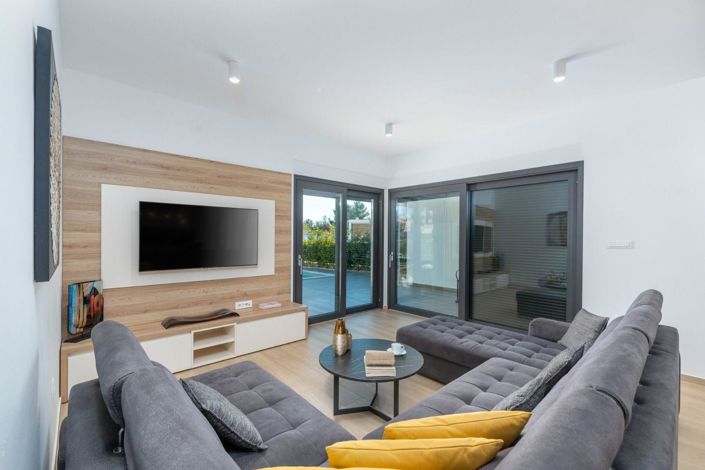 Image No.3-4 Bed Property for sale