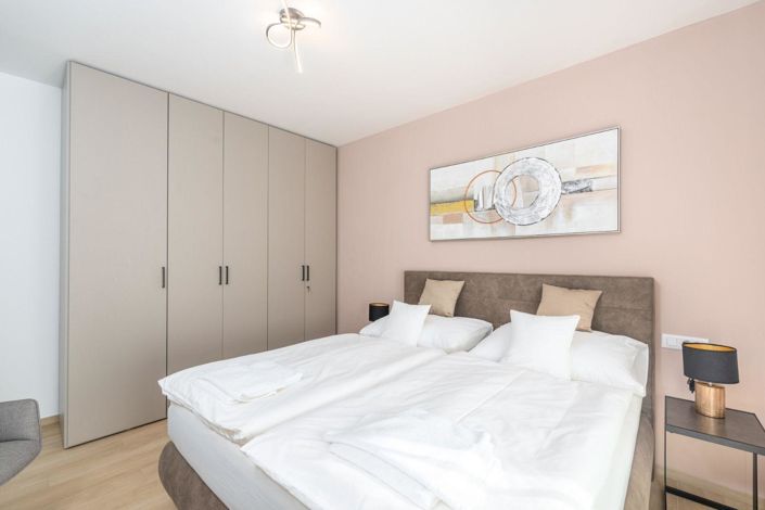 Image No.6-4 Bed Property for sale