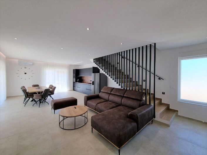 Image No.13-4 Bed Property for sale