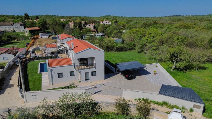 Image No.8-4 Bed Property for sale