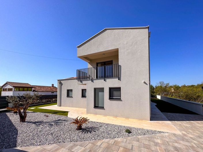 Image No.9-4 Bed Property for sale