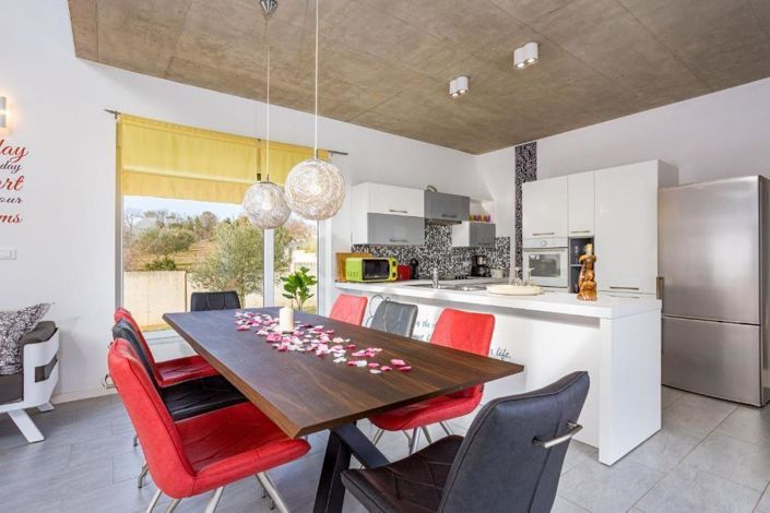 Image No.8-Propriété de 4 chambres à vendre à Krnica