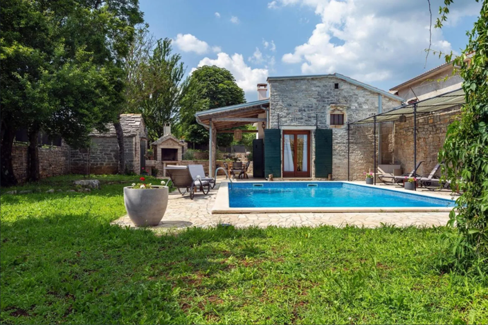 Image No.4-Propriété de 4 chambres à vendre à Žminj