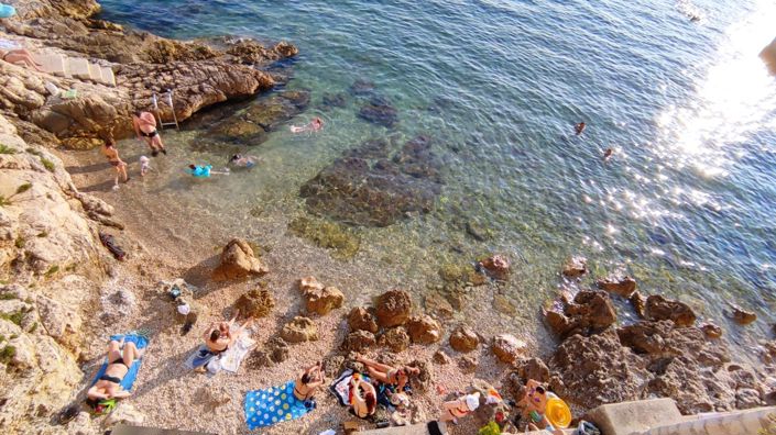 Image No.8-3 Bed Property for sale