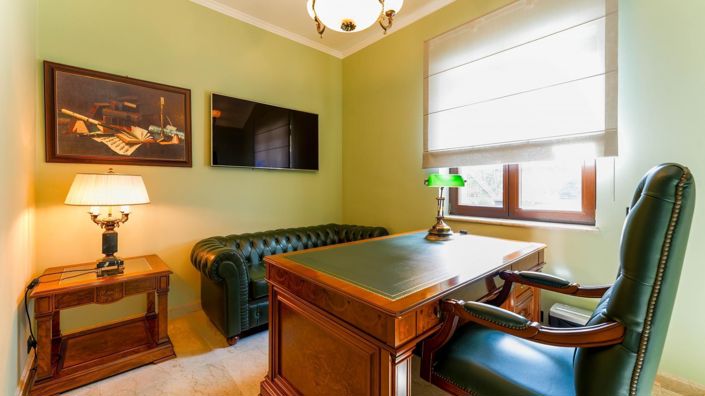 Image No.11-4 Bed Property for sale