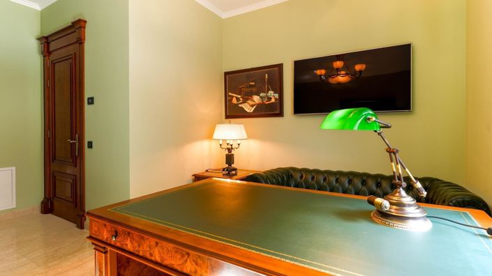 Image No.12-4 Bed Property for sale