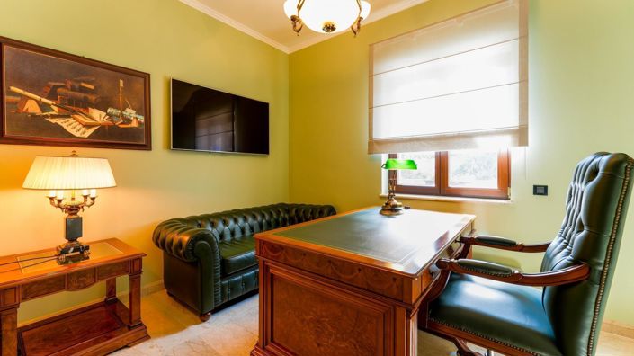 Image No.14-4 Bed Property for sale