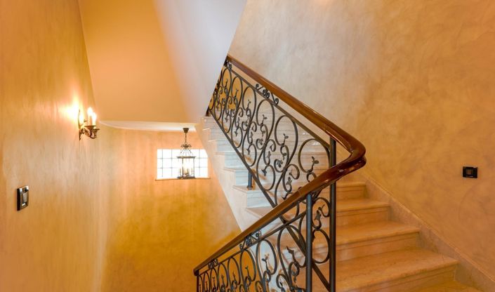 Image No.15-4 Bed Property for sale