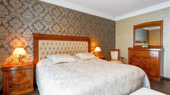 Image No.20-4 Bed Property for sale