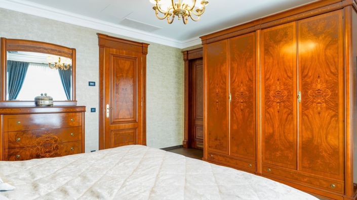 Image No.21-4 Bed Property for sale