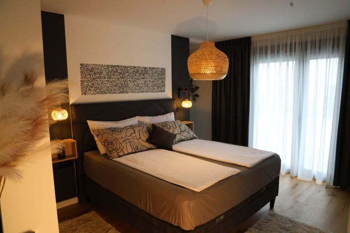 Image No.21-3 Bed Property for sale