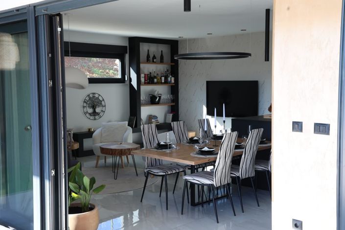 Image No.3-3 Bed Property for sale