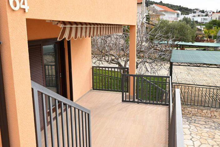 Image No.11-10 Bed Property for sale