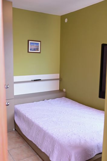 Image No.25-10 Bed Property for sale