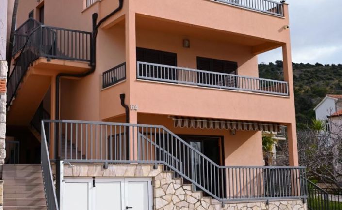 Image No.3-10 Bed Property for sale